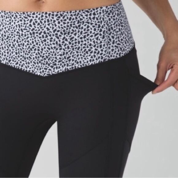 Lululemon All The Right Places Legging Black Miss Mosaic White - Picture 7 of 11